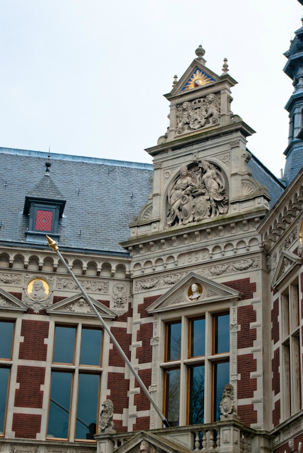 Academiegebouw-rectorat-universite-details
