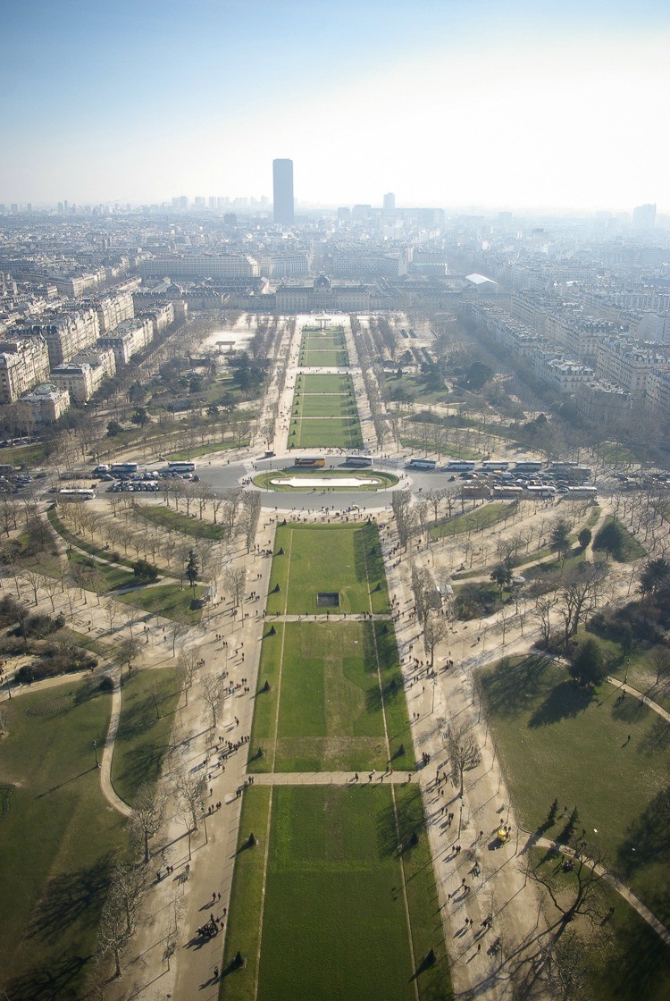 Paris-tour-eiffel-champs-de-mars