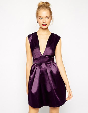 robe-violet-satin-mariage-decollete