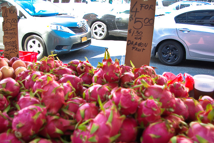 New-YOrk-chinaTown-dragon-fruit-1