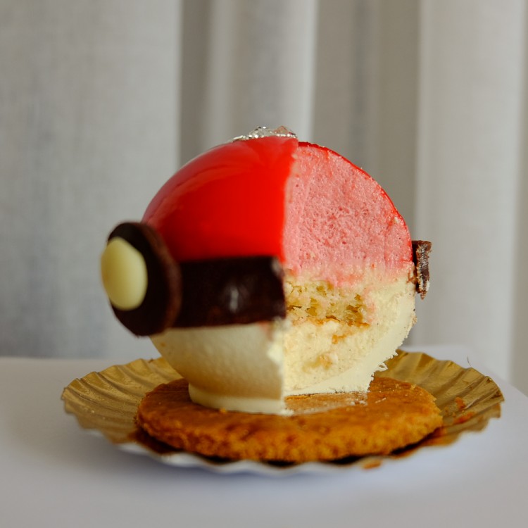 pokeball-cake-7