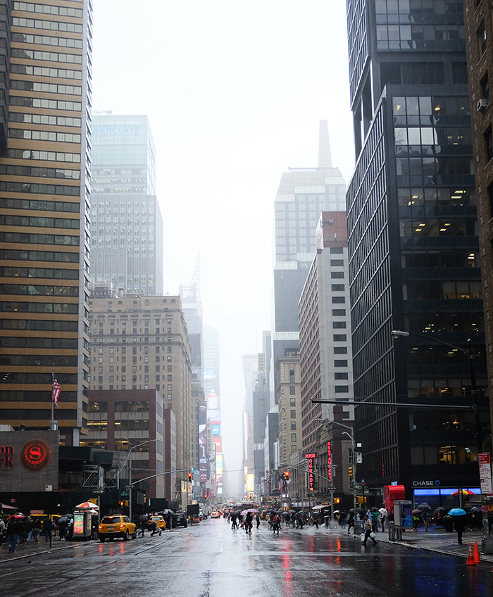 new-york-7eme-avenue-rain-7