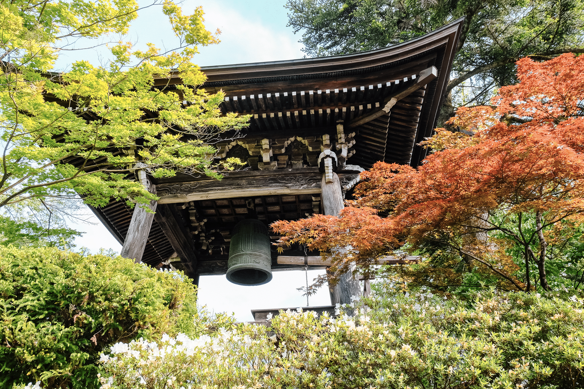 Cloche temple takayama